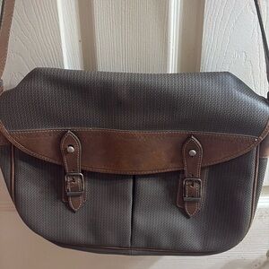 Vintage and Charles Jourdan Actif Paris bag
Size: 11’’ X 14’’